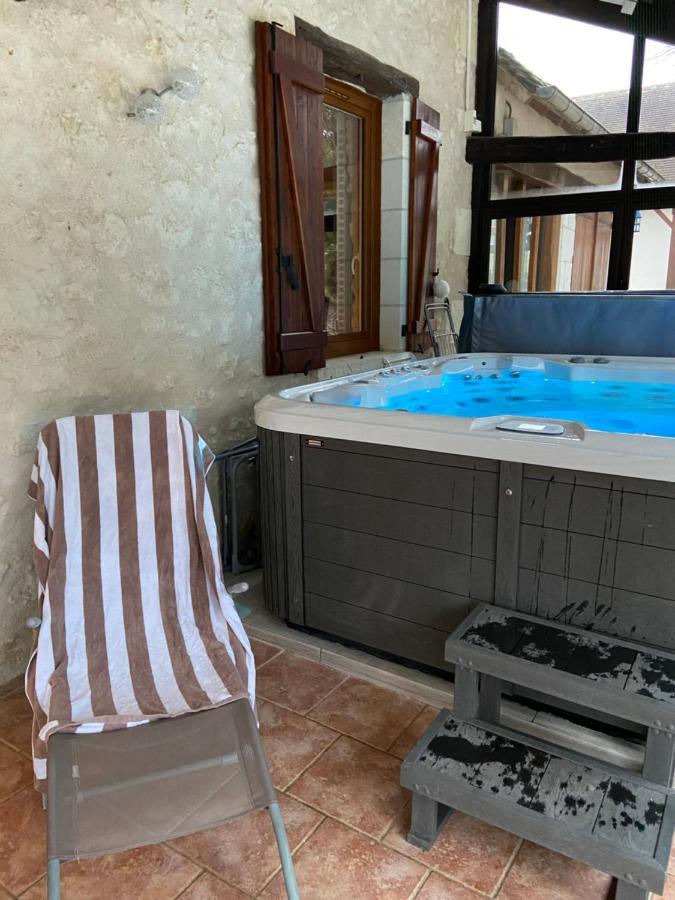 La Charmeraie : Gite De Charme, Piscine Et Spa Thésée Eksteriør bilde